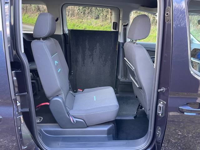 2023 Ford Grand Tourneo Connect 1.5 EcoBoost Active 5dr PETROL - RIDE UP FRONT WHEELCHAIR PASSENGER