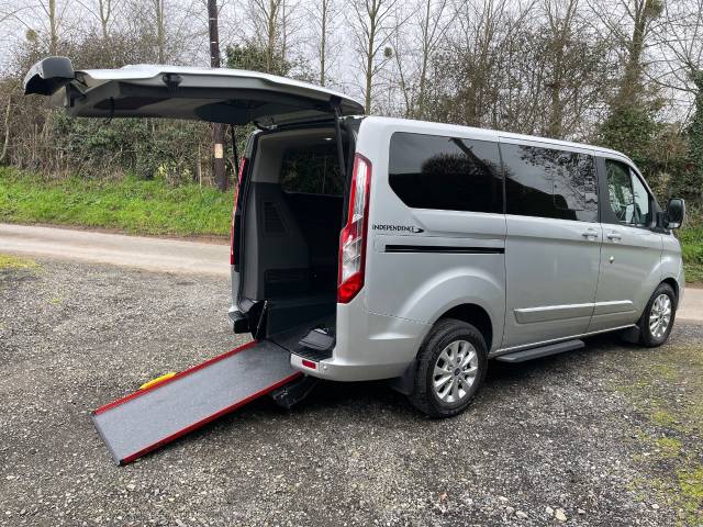 Ford Tourneo Custom 2.0 TDCi EcoBlue 130ps Titanium AUTO WHEELCHAIR ACCESSIBLE VEHICLE 5 SEATS Wheelchair Adapted Diesel Silver