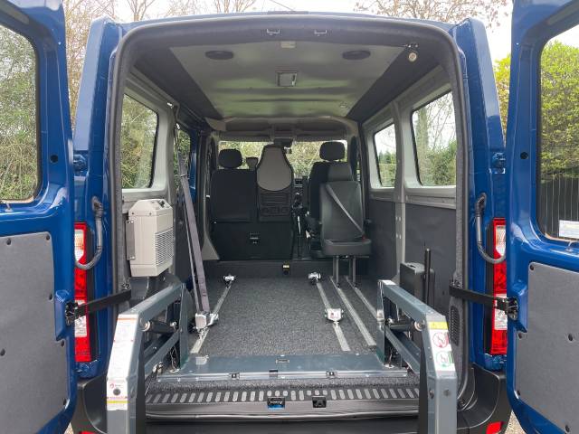 2023 Renault Master 2.3 SL28dCi 135 Business+ WHEELCHAIR ACCESSIBLE VEHICLE 4 SEATS