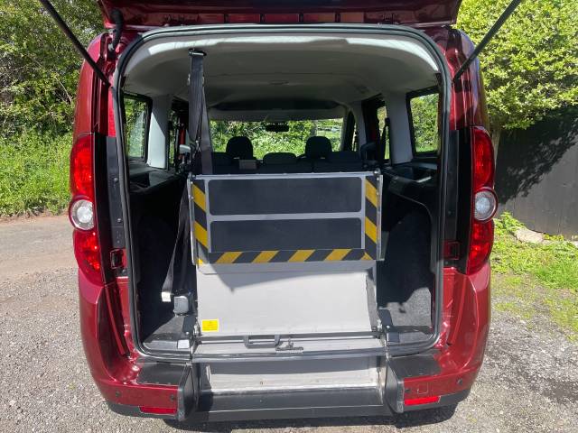 2017 Vauxhall Combo 1.3 CDTI 16V 95ps Colorado WHEELCHAIR ACCESSIBLE VEHICLE 5 SEATS