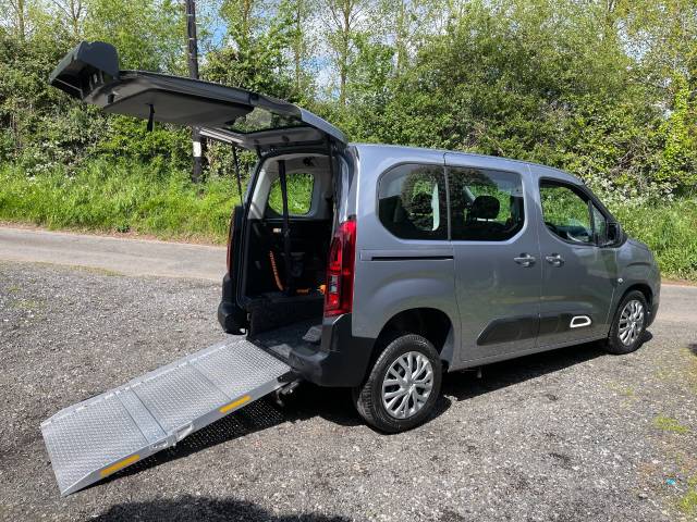 Citroen Berlingo 1.5 BlueHDi 130 Feel M 5dr AUTOMATIC WHEELCHAIR ACCESSIBLE VEHICLE 3 SEATS Wheelchair Adapted Diesel Grey