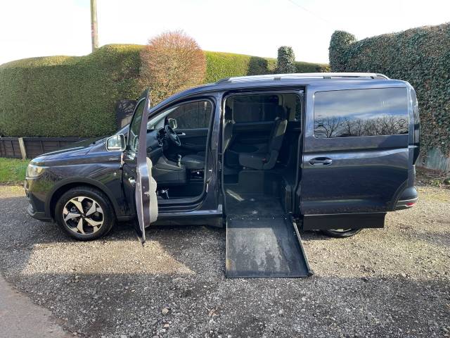 2023 Ford Grand Tourneo Connect 1.5 EcoBoost Active 5dr PETROL - RIDE UP FRONT WHEELCHAIR PASSENGER