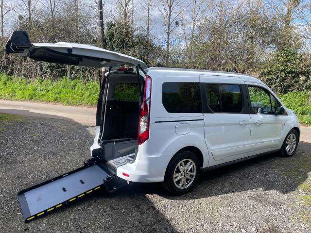Ford Grand Tourneo Connect 1.5 EcoBlue 120 Titanium 5dr WHEELCHAIR ACCESSIBLE VEHICLE 5 SEATS Wheelchair Adapted Diesel White