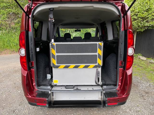 2018 Vauxhall Combo 1.3 CDTI 16V 95ps Euro 6 WHEELCHAIR ACCESSIBLE VEHICLE 5 SEATS