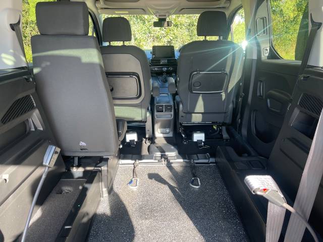 2023 Peugeot Rifter 1.5 BlueHDi 100 Allure 5dr WHEELCHAIR ACCESSIBLE VEHICLE 3 SEATS