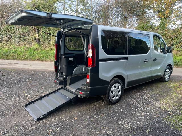 Renault Trafic 2.0 SL28 Blue dCi 110 Business WHEELCHAIR ACCESSIBLE VEHICLE 5 SEATS Wheelchair Adapted Diesel Grey