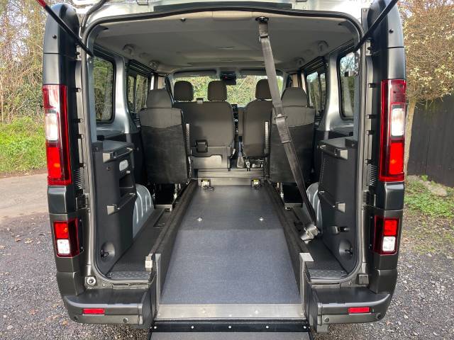 2023 Renault Trafic 2.0 SL28 Blue dCi 110 Business WHEELCHAIR ACCESSIBLE VEHICLE 5 SEATS