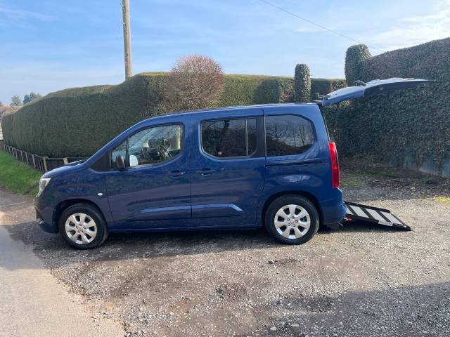 2022 Vauxhall Combo-life 1.2 Turbo 130 SE 5dr AUTOMATIC WHEELCHAIR ACCESSIBLE VEHICLE 3 SEATS