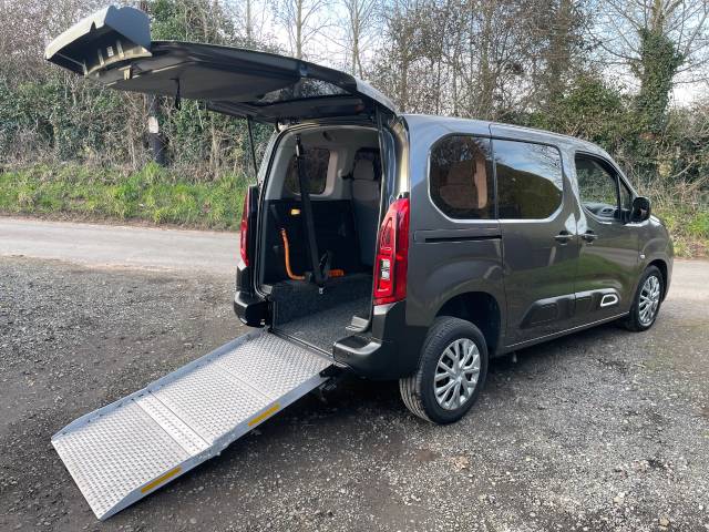 2020 Citroen Berlingo 1.5 BlueHDi 100 Feel M 5dr WHEELCHAIR ACCESSIBLE VEHICLE 4 SEATS WINCH