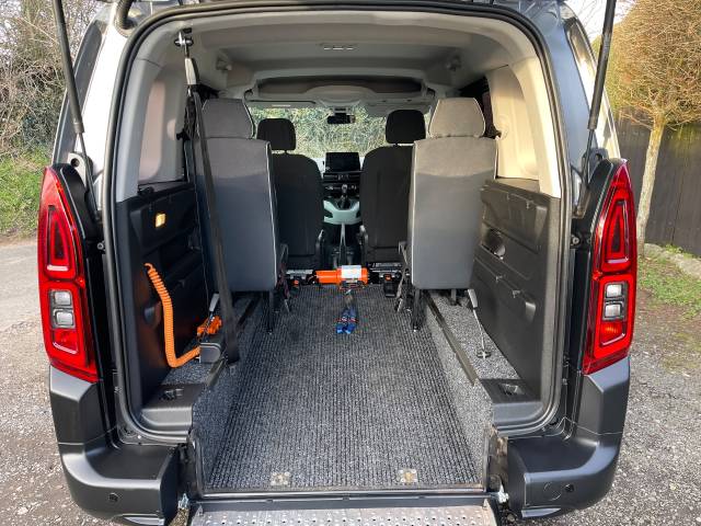 Citroen Berlingo 1.5 BlueHDi 100 Feel M 5dr WHEELCHAIR ACCESSIBLE VEHICLE 4 SEATS WINCH Wheelchair Adapted Diesel Grey
