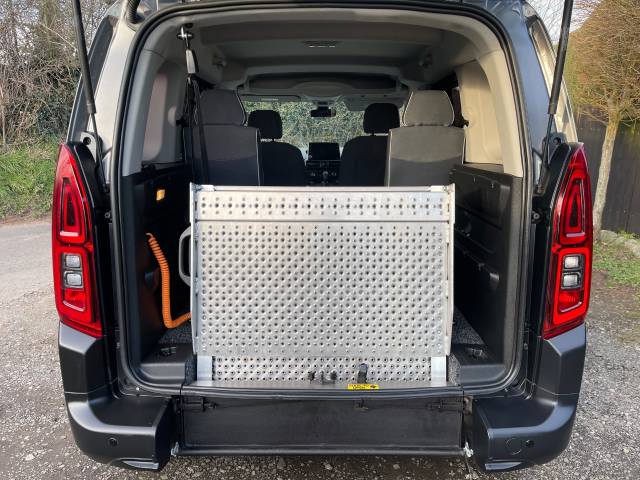 2020 Citroen Berlingo 1.5 BlueHDi 100 Feel M 5dr WHEELCHAIR ACCESSIBLE VEHICLE 4 SEATS WINCH