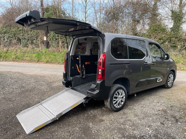 Citroen Berlingo 1.5 BlueHDi 130 Feel M 5dr AUTOMATIC WHEELCHAIR ACCESSIBLE VEHICLE 3 SEATS WINCH Wheelchair Adapted Diesel Grey