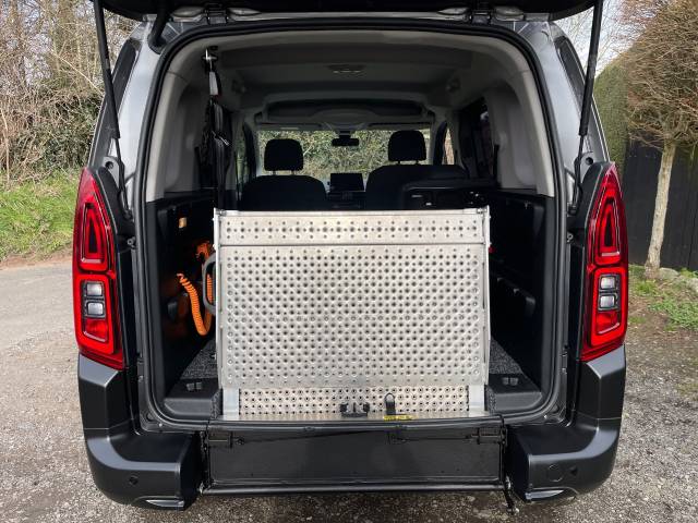2020 Citroen Berlingo 1.5 BlueHDi 130 Feel M 5dr AUTOMATIC WHEELCHAIR ACCESSIBLE VEHICLE 3 SEATS WINCH