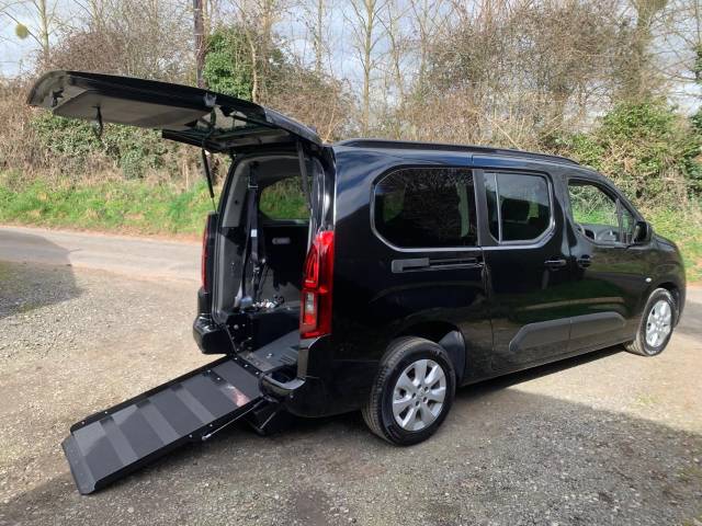 2024 Vauxhall Combo-life 1.5 Turbo D Design XL 5dr WHEELCHAIR ACCESSIBLE VEHICLE 4 SEATS