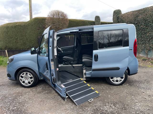 2019 Fiat Doblo 1.6 Multijet 16V Active RIDE UPFRONT WHEELCHAIR ACCESSIBLE VEHICLE