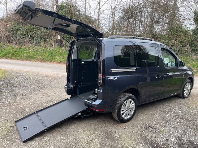 Volkswagen Caddy 2.0 TDI Life 5dr WHEELCHAIR ACCESSIBLE VEHICLE 3 SEATS Wheelchair Adapted Diesel Blue