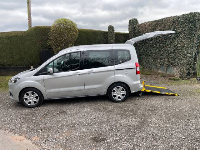 2020 Ford Tourneo-courier 1.5 TDCi Zetec 5dr WHEELCHAIR ACCESSIBLE VEHICLE 3 SEATS