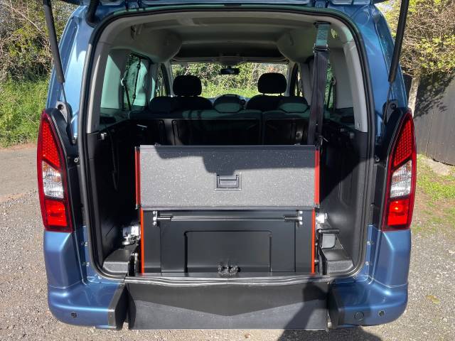 2018 Peugeot Partner Tepee 1.6 HORIZON RS BLUE HDI S/S AUTOMATIC WHEELCHAIR ACCESSIBLE VEHICLE 5 SEATS