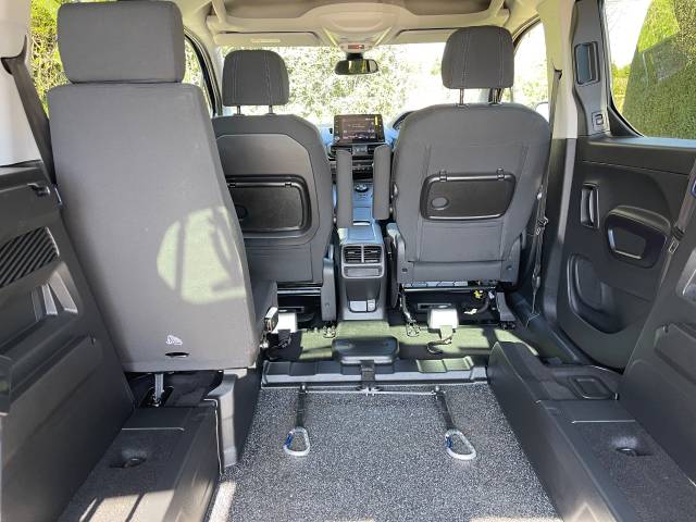 2021 Peugeot Rifter 1.2i Puretech Allure 5dr PETROL AUTOMATIC WHEELCHAIR ACCESSIBLE VEHICLE 3 SEATS