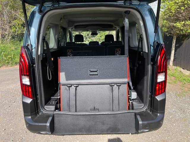 2024 Peugeot Rifter 1.5 BlueHDi 100 Allure 5dr WHEELCHAIR ACCESSIBLE VEHICLE 5 SEATS