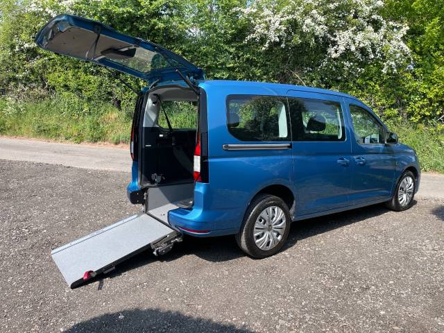 Volkswagen Caddy Maxi 2.0 TDI 122 5dr DSG AUTOMATIC WHEELCHAIR ACCESSIBLE VEHICLE 5 SEATS Wheelchair Adapted Diesel Blue