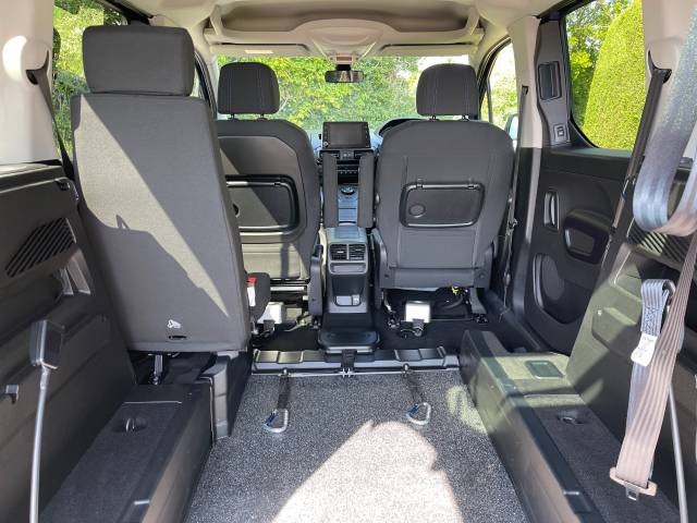 2023 Peugeot Rifter 1.5 BlueHDi 130 Allure 5dr AUTOMATIC WHEELCHAIR ACCESSIBLE VEHICLE 3 SEATS
