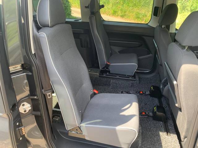 2024 Ford Tourneo Connect 2.0 EcoBlue Titanium 5dr WHEELCHAIR ACCESSIBLE VEHICLE 4 SEATS