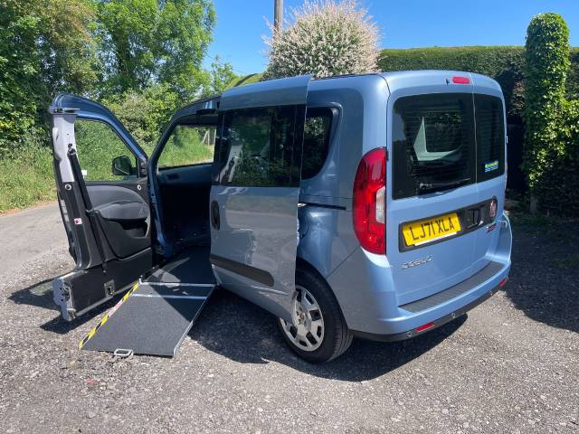 Fiat Doblo 1.3 Multijet 16V 95 S/S RIDE UPFRONT WHEELCHAIR ACCESSIBLE VEHICLE 4 SEATS Wheelchair Adapted Diesel Blue