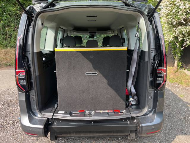 2023 Volkswagen Caddy Maxi 1.5 TSI Life 5dr DSG AUTOMATIC WHEELCHAIR ACCESSIBLE VEHICLE 5 SEATS