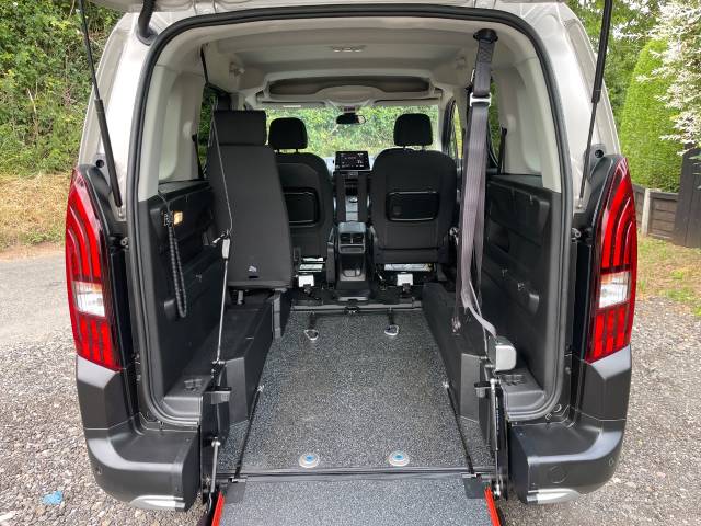 2022 Peugeot Rifter 1.2 PureTech 130 Allure Premium WHEELCHAIR ACCESSIBLE