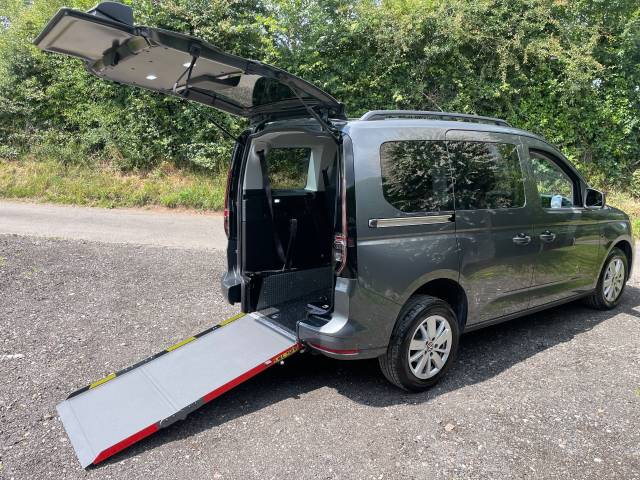 Volkswagen Caddy 1.5 TSI Life 5dr DSG AUTOMATIC WHEELCHAIR ACCESSIBLE VEHICLE 5 SEATS Wheelchair Adapted Petrol Grey