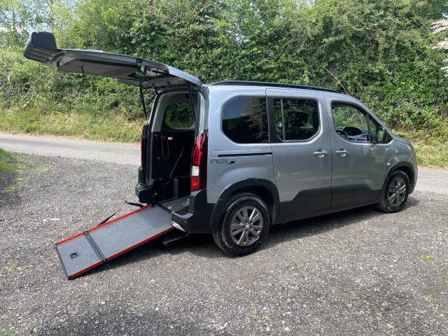 Peugeot Rifter 1.5 BlueHDi 130 Allure 5dr AUTOMATIC WHEELCHAIR ACCESSIBLE VEHICLE 3 SEATS Wheelchair Adapted Diesel Grey