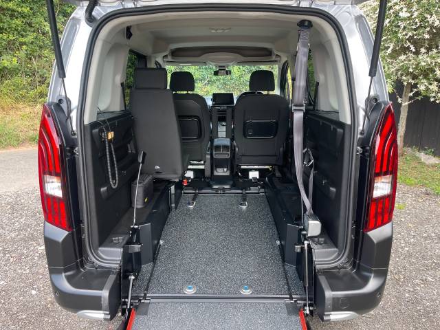 2023 Peugeot Rifter 1.5 BlueHDi 130 Allure 5dr AUTOMATIC WHEELCHAIR ACCESSIBLE VEHICLE 3 SEATS