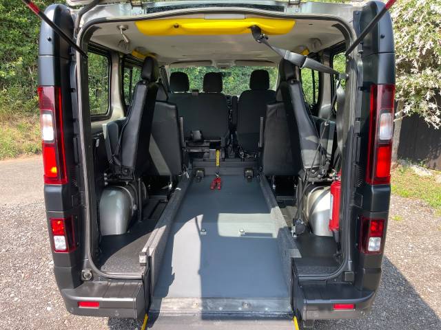 2021 Renault Trafic 2.0 SL28 ENERGY dCi 120 WHEELCHAIR ACCESSIBLE VEHICLE 7 SEATS