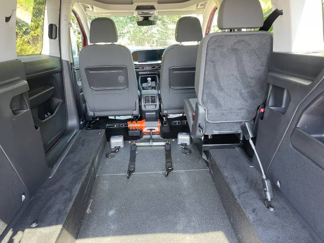 2023 Ford Tourneo Connect 2.0 EcoBlue Titanium 5dr WHEELCHAIR ACCESSIBLE VEHICLE 3 SEATS