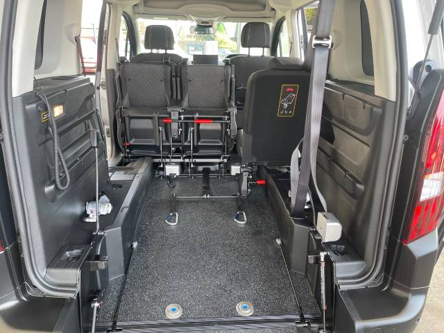 2025 Peugeot Rifter 1.5 BlueHDi Allure 5dr WHEELCHAIR ACCESSIBLE VEHICLE 5 SEATS