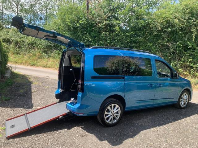 Volkswagen Caddy Maxi 2.0 TDI 122 Life 5dr DSG AUTOMATIC 5 SEATS WHEELCHAIR ACCESSIBLE VEHICLE Wheelchair Adapted Diesel Blue