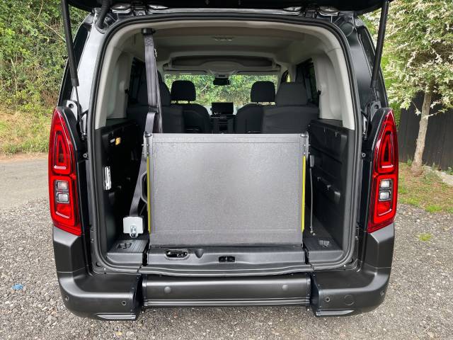 2024 Citroen Berlingo 1.5 BlueHDi 130 Plus M 5dr AUTOMATIC WHEELCHAIR ACCESSIBLE VEHICLE 4 SEATS