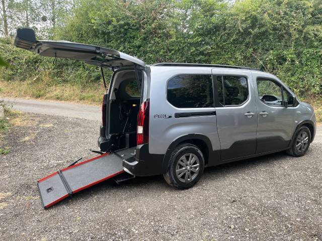 Peugeot Rifter 1.5 BlueHDi 100 Allure 5dr WHEELCHAIR ACCESSIBLE VEHICLE 5 SEATS Wheelchair Adapted Diesel Grey