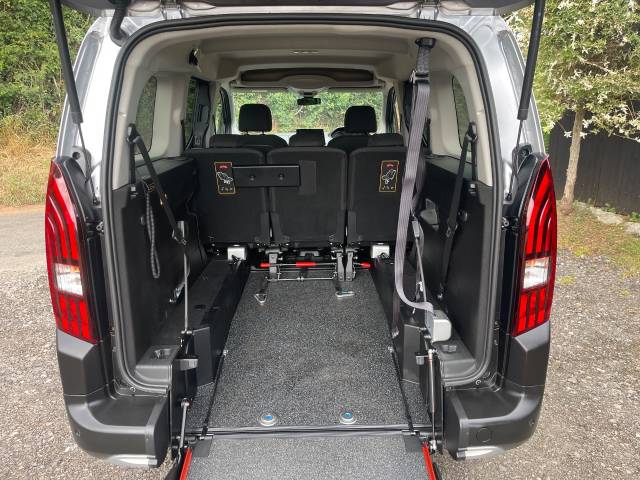 2024 Peugeot Rifter 1.5 BlueHDi 100 Allure 5dr WHEELCHAIR ACCESSIBLE VEHICLE 5 SEATS