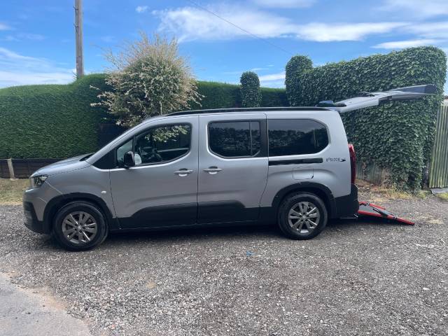 2024 Peugeot Rifter 1.5 BlueHDi 100 Allure 5dr WHEELCHAIR ACCESSIBLE VEHICLE 5 SEATS