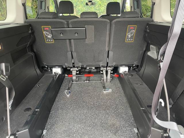 2024 Peugeot Rifter 1.5 BlueHDi 100 Allure 5dr WHEELCHAIR ACCESSIBLE VEHICLE 5 SEATS
