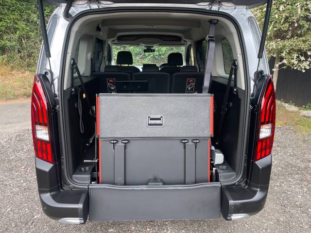 2024 Peugeot Rifter 1.5 BlueHDi 100 Allure 5dr WHEELCHAIR ACCESSIBLE VEHICLE 5 SEATS