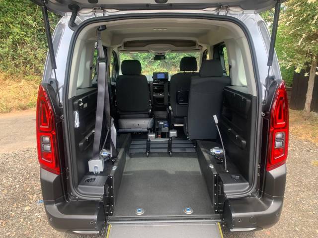 2024 Citroen Berlingo 1.5 BlueHDi 130 Plus M 5dr AUTOMATIC 3 SEATS WHEELCHAIR ACCESSIBLE VEHICLE