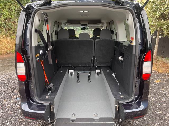 2024 Ford Tourneo Connect 2.0 EcoBlue Titanium 5dr 5 SEAT WHEELCHAIR ACCESSIBLE VEHICLE