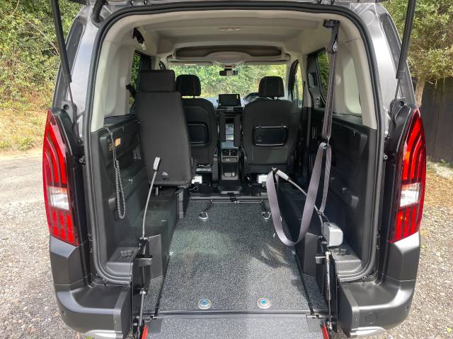 2024 Peugeot Rifter 1.5 BlueHDi 130 Allure 5dr AUTOMATIC WHEELCHAIR ACCESSIBLE VEHICLE 3 SEATS