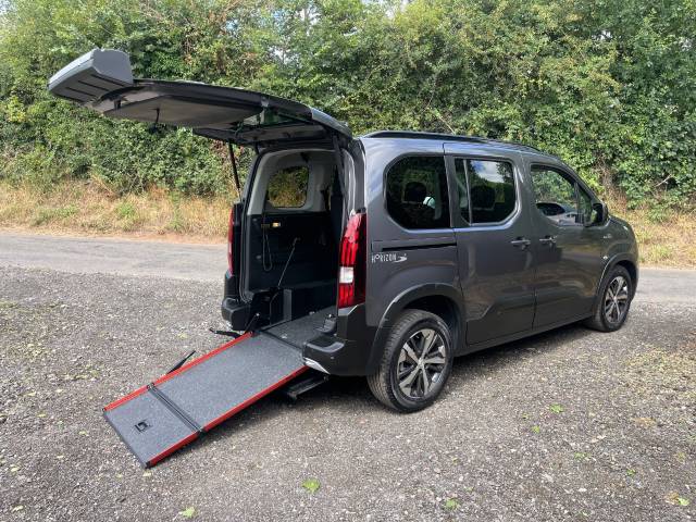 2024 Peugeot Rifter 1.5 BlueHDi 130 Allure 5dr AUTOMATIC WHEELCHAIR ACCESSIBLE VEHICLE 3 SEATS