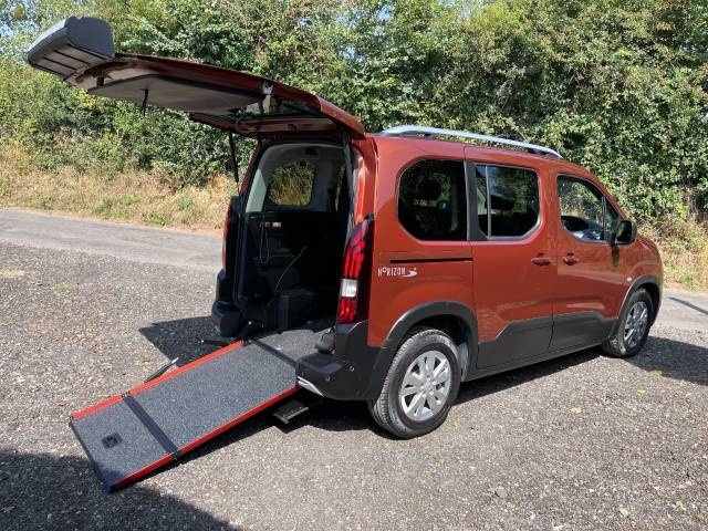 Peugeot Rifter 1.2 PureTech 130 Allure Premium 5dr AUTOMATIC WHEELCHAIR ACCESSIBLE VEHICLE 3 SEATS Wheelchair Adapted Petrol Bronze