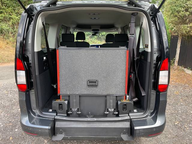 2024 Ford Tourneo Connect 2.0 EcoBlue Titanium 5dr WHEELCHAIR ACCESSIBLE VEHICLE 4 SEATS