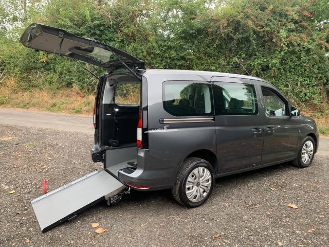 Volkswagen Caddy Maxi 2.0 TDI 122 5dr DSG AUTOMATIC WHEELCHAIR ACCESSIBLE VEHICLE 5 SEATS Wheelchair Adapted Diesel Grey